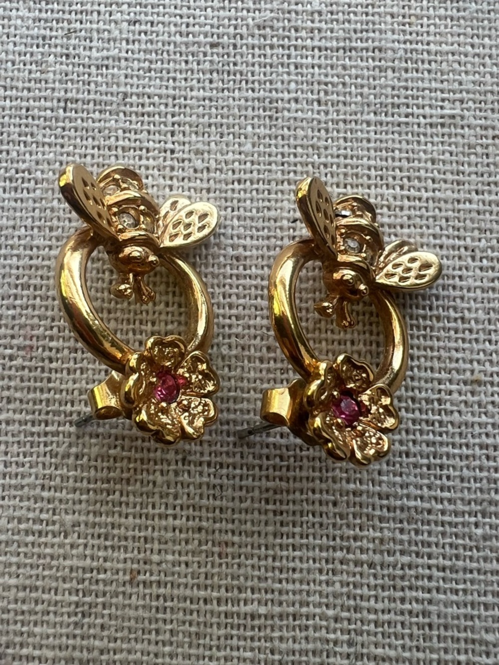 Vintage Avon Gold Bee & Flower Stud Earrings with Pink Center